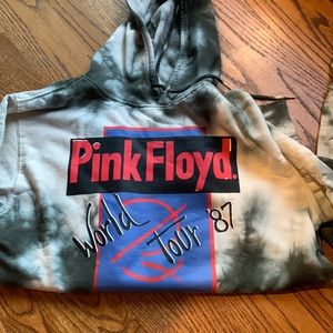 Woman’s tie dyed vintage sweatshirt